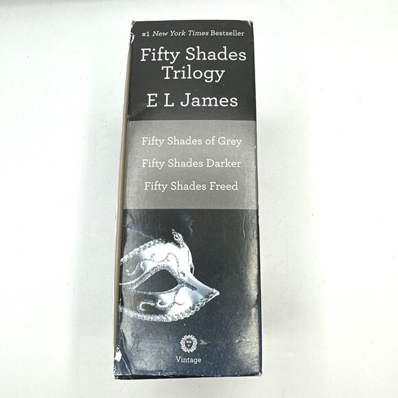 Fifty Shades Trilogy Set in Slipcover Fifty Shades of Grey,Fifty Shades Darker.. - Picture 5 of 7